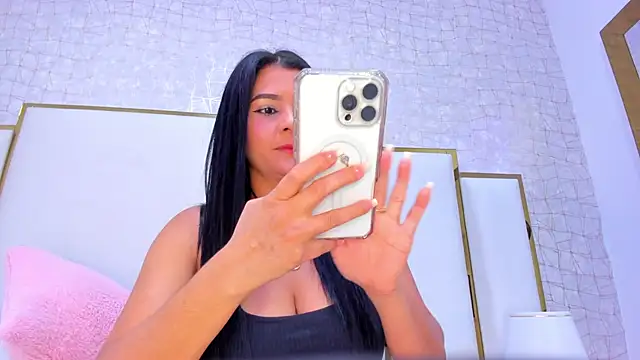 Snapshot of paola_rodriguez chatting on 15, 9, 2025 paola rodriguez online show from 15, 9, 2025