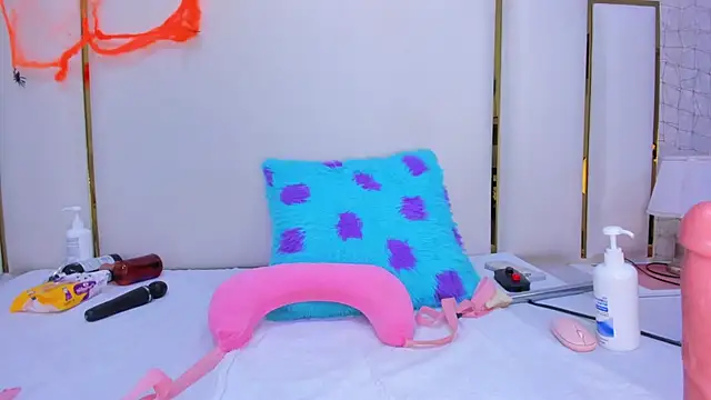 Snapshot of paola_rodriguez chatting on 28, 10, 2025 paola rodriguez online show from 28, 10, 2025