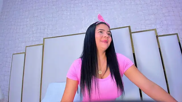 Snapshot of paola_rodriguez chatting on 11, 9, 2025 paola rodriguez online show from 11, 9, 2025