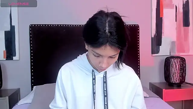 Snapshot of LauraAristizabal chatting on 14, 3, 2025 LauraAristizabal online show from 14, 3, 2025