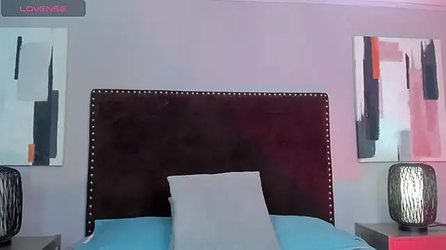 Snapshot of LauraAristizabal chatting on 13, 3, 2025 LauraAristizabal online show from 13, 3, 2025