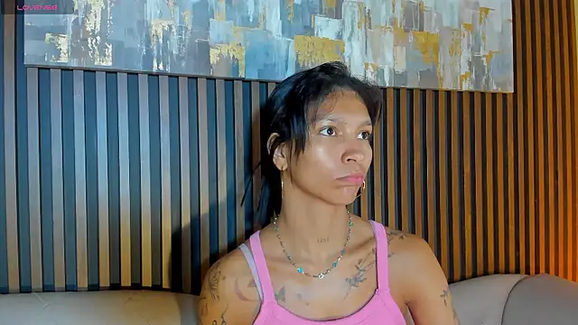 LauraAristizabal online show from 5, 2, 2026