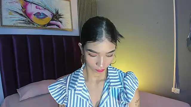 Snapshot of LauraAristizabal chatting on 10, 7, 2026 LauraAristizabal online show from 10, 7, 2026
