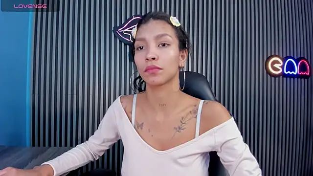 Snapshot of LauraAristizabal chatting on 21, 3, 2025 LauraAristizabal online show from 21, 3, 2025