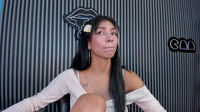 Snapshot of LauraAristizabal chatting on 21, 3, 2025 LauraAristizabal online show from 21, 3, 2025