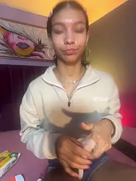 LauraAristizabal online show from 13, 3, 2026