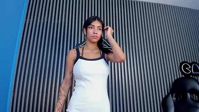 Snapshot of LauraAristizabal chatting on 22, 3, 2025 LauraAristizabal online show from 22, 3, 2025