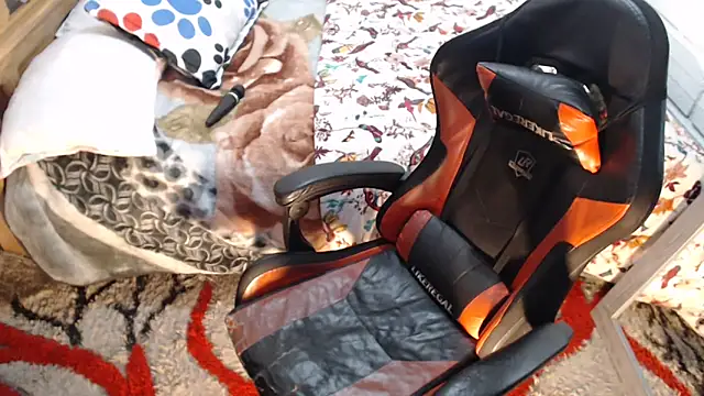 sexyjustin202 online show from 19, 12, 2025