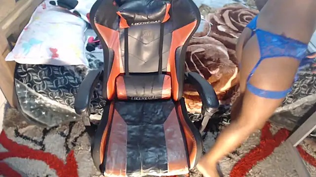 sexyjustin202 online show from 5, 11, 2025