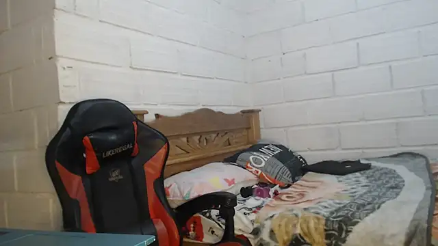 sexyjustin202 online show from 21, 9, 2025