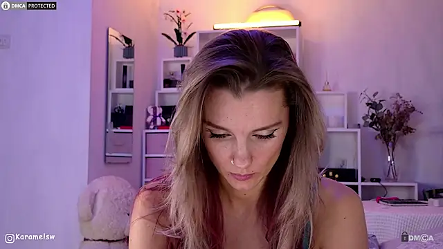 Karamelsw  online show from 7, 10, 2025