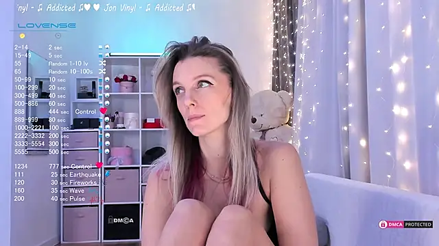 Karamelsw  online show from 3, 3, 2025