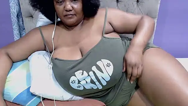 GiantTittts online show from 18, 9, 2025