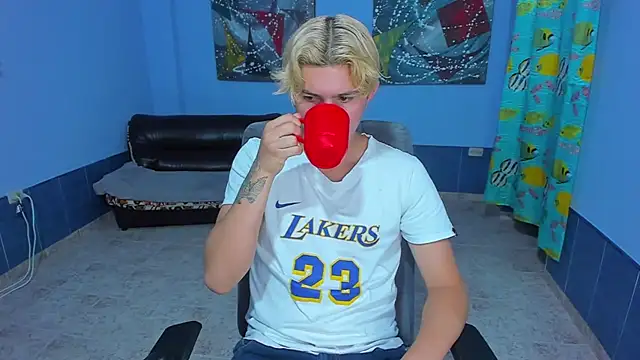 Snapshot of patrik_027 chatting on 26, 10, 2025 patrik 027 online show from 26, 10, 2025