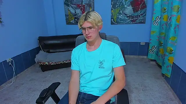 Snapshot of patrik_027 chatting on 20, 11, 2025 patrik 027 online show from 20, 11, 2025