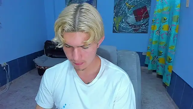 Snapshot of patrik_027 chatting on 28, 10, 2025 patrik 027 online show from 28, 10, 2025