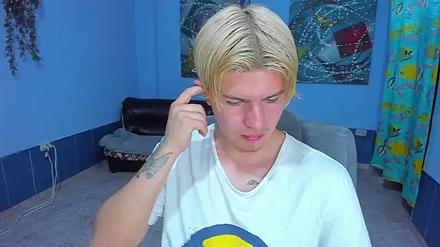 Snapshot of patrik_027 chatting on 17, 10, 2025 patrik 027 online show from 17, 10, 2025