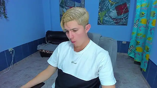 Snapshot of patrik_027 chatting on 6, 10, 2025 patrik 027 online show from 6, 10, 2025