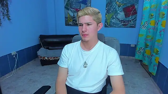 Snapshot of patrik_027 chatting on 13, 10, 2025 patrik 027 online show from 13, 10, 2025