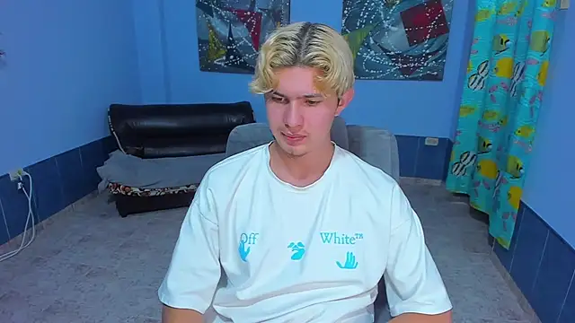 Snapshot of patrik_027 chatting on 6, 11, 2025 patrik 027 online show from 6, 11, 2025