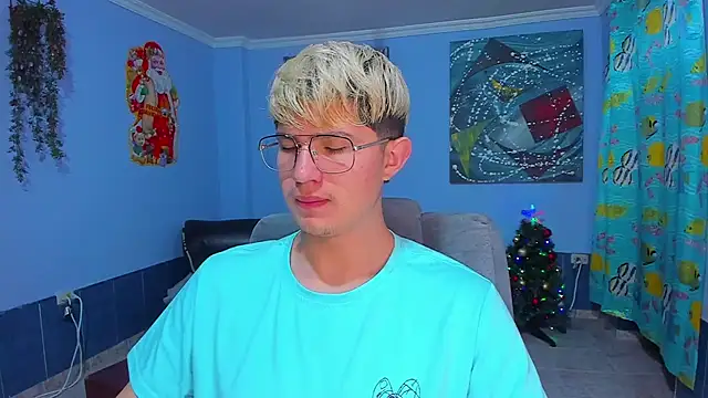 Snapshot of patrik_027 chatting on 1, 12, 2025 patrik 027 online show from 1, 12, 2025