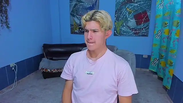 Snapshot of patrik_027 chatting on 10, 11, 2025 patrik 027 online show from 10, 11, 2025