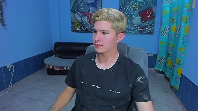 Snapshot of patrik_027 chatting on 11, 10, 2025 patrik 027 online show from 11, 10, 2025