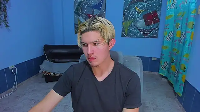 Snapshot of patrik_027 chatting on 7, 11, 2025 patrik 027 online show from 7, 11, 2025