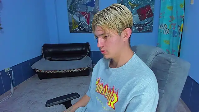 Snapshot of patrik_027 chatting on 24, 10, 2025 patrik 027 online show from 24, 10, 2025