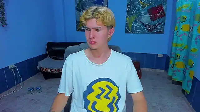 Snapshot of patrik_027 chatting on 11, 9, 2025 patrik 027 online show from 11, 9, 2025