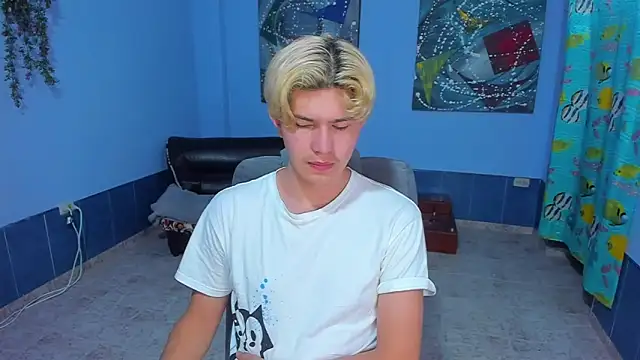 Snapshot of patrik_027 chatting on 15, 11, 2025 patrik 027 online show from 15, 11, 2025