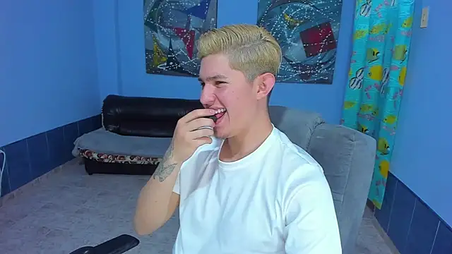 Snapshot of patrik_027 chatting on 7, 10, 2025 patrik 027 online show from 7, 10, 2025