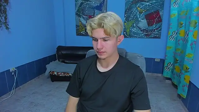 Snapshot of patrik_027 chatting on 3, 10, 2025 patrik 027 online show from 3, 10, 2025