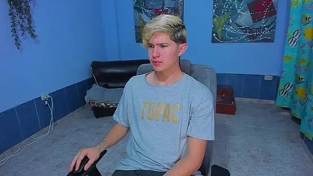 Snapshot of patrik_027 chatting on 19, 11, 2025 patrik 027 online show from 19, 11, 2025