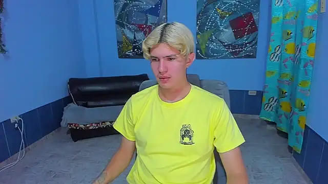 Snapshot of patrik_027 chatting on 11, 11, 2025 patrik 027 online show from 11, 11, 2025