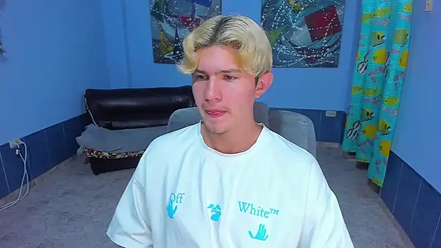 Snapshot of patrik_027 chatting on 5, 11, 2025 patrik 027 online show from 5, 11, 2025