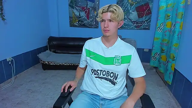 Snapshot of patrik_027 chatting on 29, 10, 2025 patrik 027 online show from 29, 10, 2025