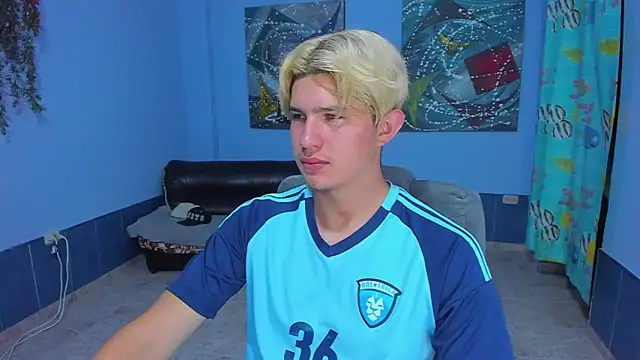 Snapshot of patrik_027 chatting on 25, 10, 2025 patrik 027 online show from 25, 10, 2025