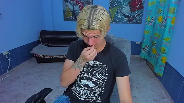 Snapshot of patrik_027 chatting on 3, 11, 2025 patrik 027 online show from 3, 11, 2025