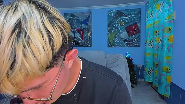 Snapshot of patrik_027 chatting on 30, 11, 2025 patrik 027 online show from 30, 11, 2025