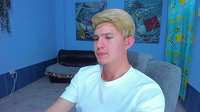 Snapshot of patrik_027 chatting on 8, 10, 2025 patrik 027 online show from 8, 10, 2025