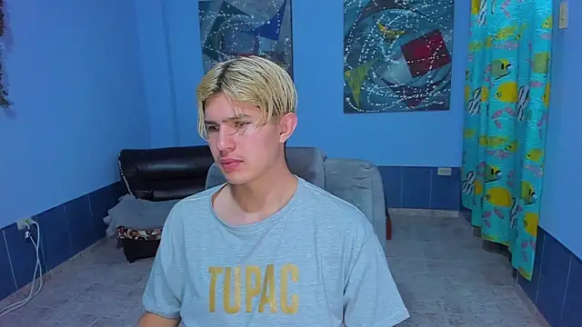 Snapshot of patrik_027 chatting on 11, 11, 2025 patrik 027 online show from 11, 11, 2025