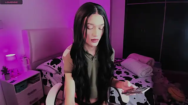 Ainhoads online show from 4, 11, 2025