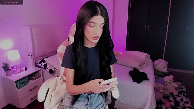 Ainhoads online show from 13, 11, 2025