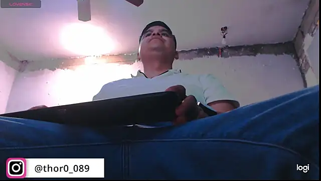 Snapshot of thor000089 chatting on 14, 10, 2025 thor000089 online show from 14, 10, 2025