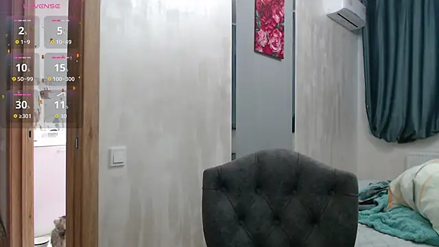 Stacy Davice online show from 28, 11, 2025