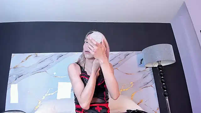 Victoria Badgal  online show from 25, 2, 2025