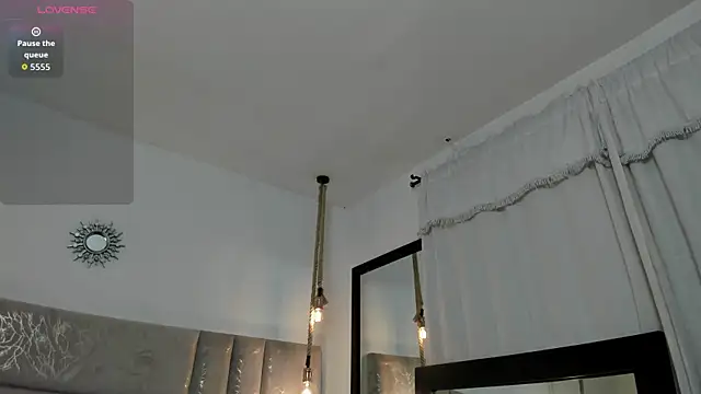 Snapshot of CeliWoods chatting on 4, 7, 2026 CeliWoods online show from 4, 7, 2026