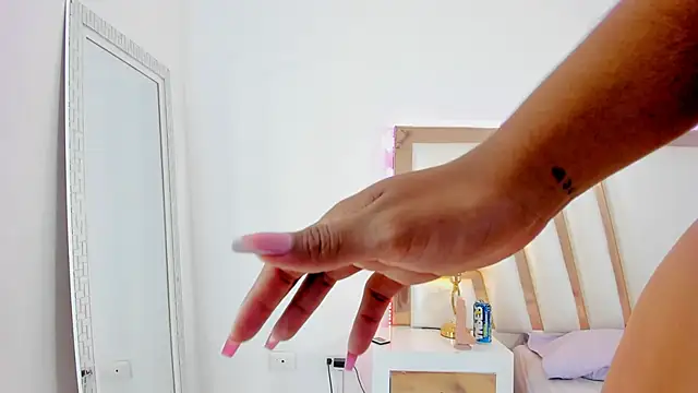 Aisharhodes00 online show from 24, 9, 2025