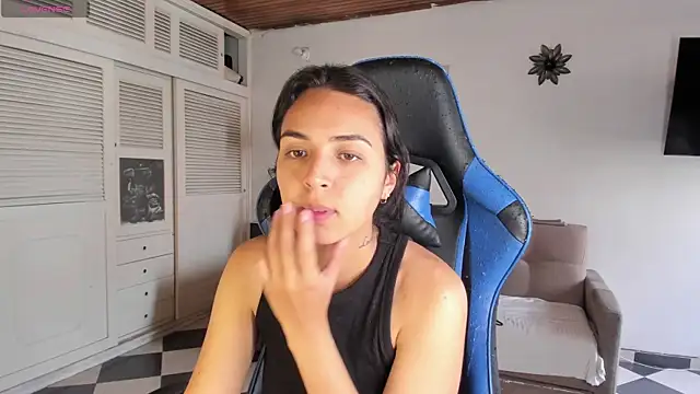 Miss Nicole online show from 16, 1, 2025